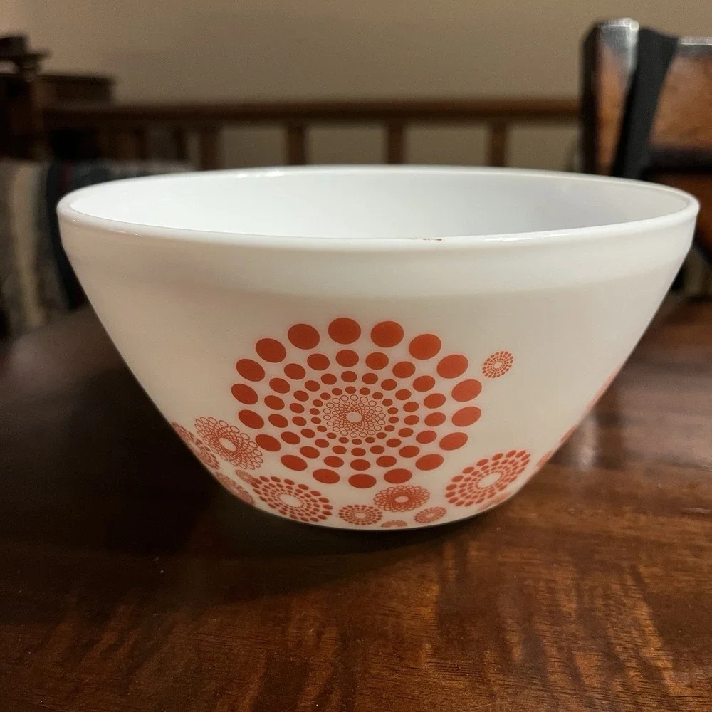 Pyrex Vintage Charm SPOT ON Mixing Bowls Set of 2 Orange White Medallion Dot